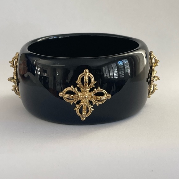 R. J. Graziano Jewelry - Rare designer R. J. Graziano black lucite and gold tone metal bangle bracelet